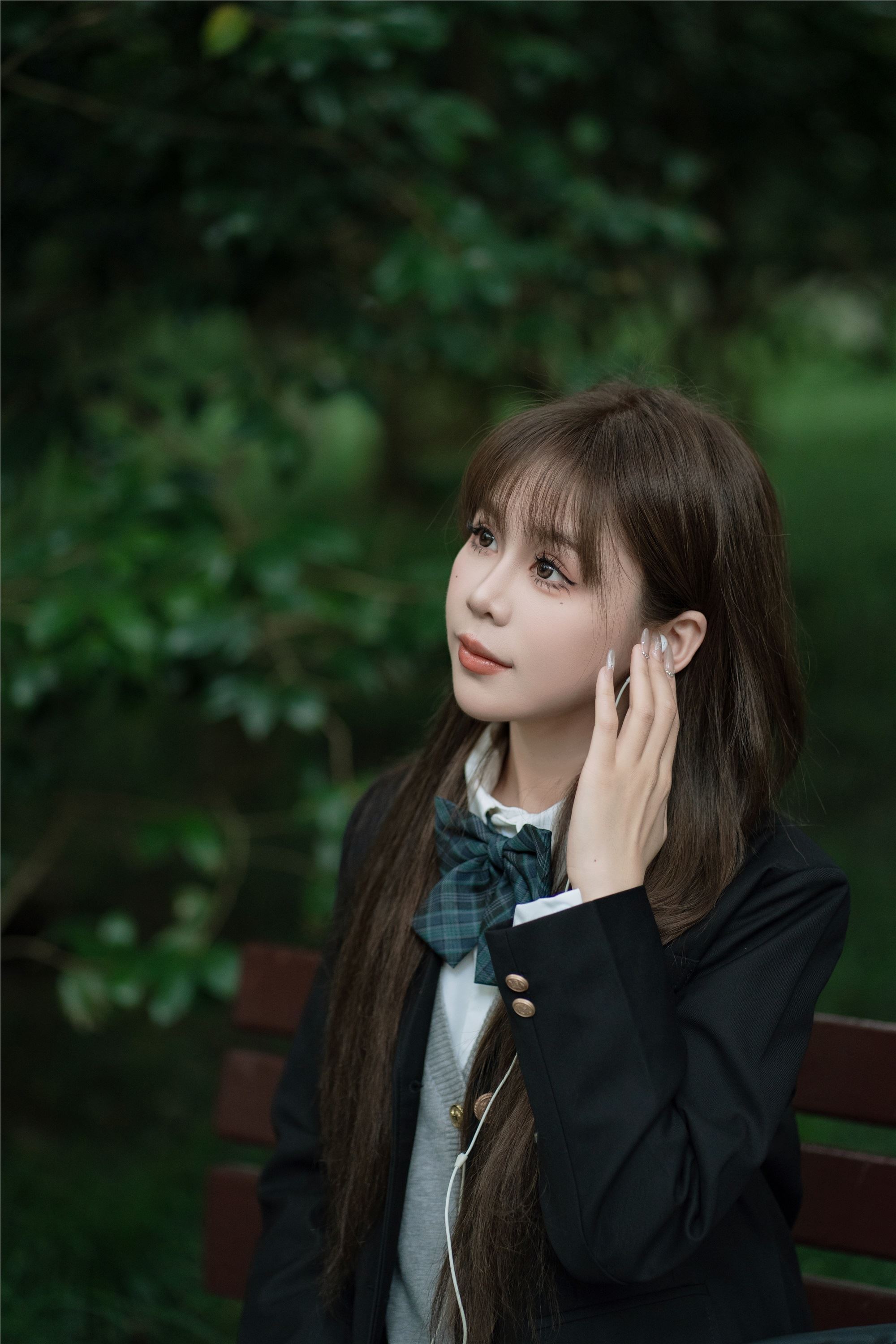 YITUYU艺图语 2025.01.05 深色jk 泡芙小方